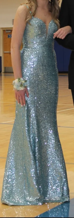 Ellie Wilde Prom Dresss thumbnail 1