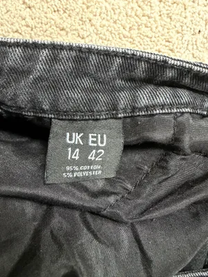 PrettyLittleThing Black Utility Cargo Jeans – Size 14 thumbnail 3