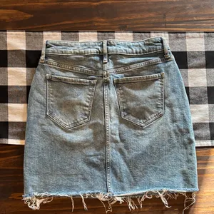 Old navy Denim Jean Blue Skirt 0 raw hem thumbnail 4