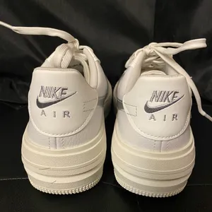 Nike Air Force 1 PLT.AF.ORM Summit thumbnail 4