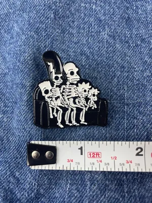 Simpsons Enamel Pin Black thumbnail 3
