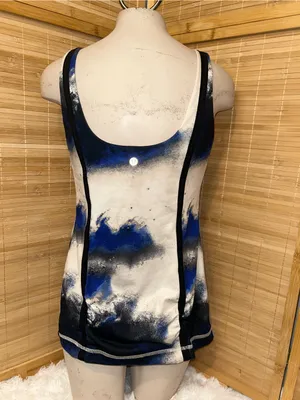 Lululemon Athletica Women Wholehearted Milky Way Multi Tank Built In Bra size 10 thumbnail 2