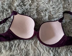 Victoria Secret Bra thumbnail 2