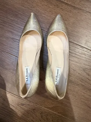 LK Bennett Metallic Gold Textured Pointed-Toe Pumps Size 39 - C61-001 thumbnail 8