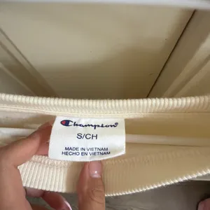 Champion Crewneck Sweatshirt Cream Women’s thumbnail 4