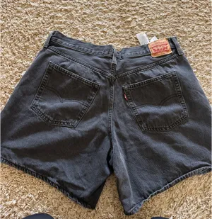Levi’s black ‘94 baggy shorts thumbnail 3