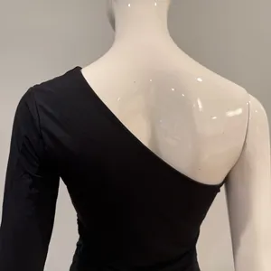 Abercrombie Long-Sleeve Slinky Jersey Asymmetrical Ruched Top - Black thumbnail 8