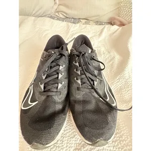 Nike quest running shoe women's 7 thumbnail 2