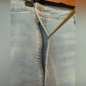 Old Navy Women’s Plus Extra Hi Rise Rockstar Super Skinny Medium Wash Jeans 28 thumbnail 5