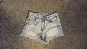 American Eagle Light Wash Distressed Denim Cutoff Shorts Size US 4 thumbnail 2