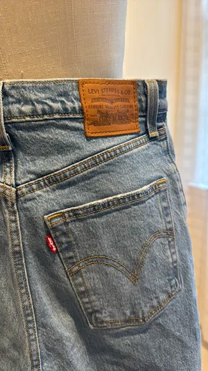 Levi’s Ribcage Straight Jeans thumbnail 8