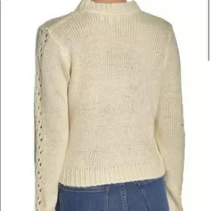 NWT Woven Heart Cable knit sweater thumbnail 2