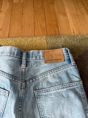 Aritzia Denim Forum The Joni High Rise Loose Jeans 29” Inseam Light Wash Size 23 thumbnail 5