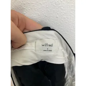 Wilfred Aritzia Effortless Cropped Pants Black Pleated High Waist‎ Trousers 4 thumbnail 3