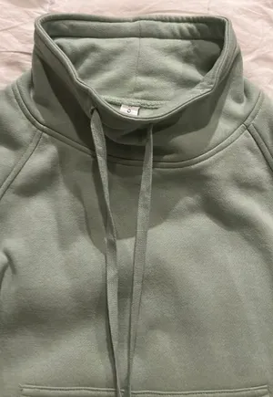 Cropped Fleece Sweatshirt thumbnail 4