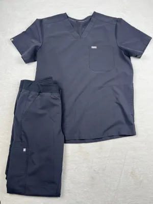 FIGS Charcoal Scrub Set Chisec Top Axim Cargo Pants L/M PO1474 thumbnail 1
