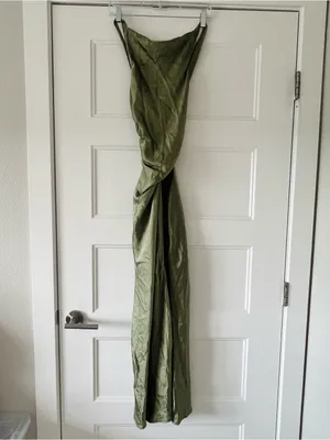 NWOT Reformation Casette Silk Dress Green Size 8 thumbnail 3