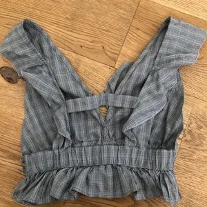 Lioness - Plaid Sleeveless Crop Top Ruffle Top S thumbnail 2