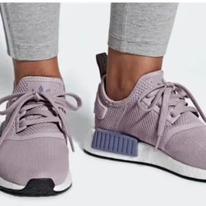 Adidas Boost NMD R1 Athletic Comfy Sneakers Light Purple Lavender Lilac 7.5 8 thumbnail 4