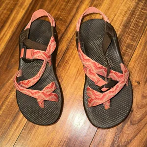 Size 8 thumbnail 3