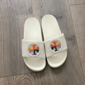 Tory Burch Slides thumbnail 1