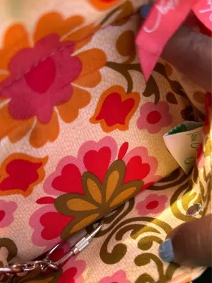 Vera Bradley Quilted Cotton Kisslock Wallet Floral Retro Kitschy Wallet 70 Style thumbnail 8