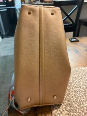 ✨ Auth Carolina Herrera Leather Tote Bag + Designer Scarf Charm ($200 Value) ✨ thumbnail 6