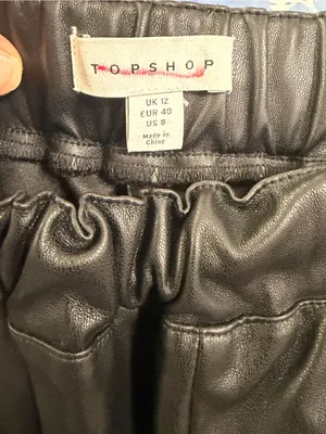 TopShop Women's Faux high rise Leather Black Elastic-Waist Shorts size 8 thumbnail 2