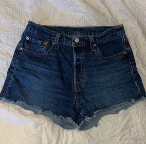 Levi’s 501 shorts size 29 thumbnail 1