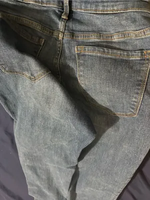 Old Navy Boot Cut Jeans in Faded Blue Denim thumbnail 6
