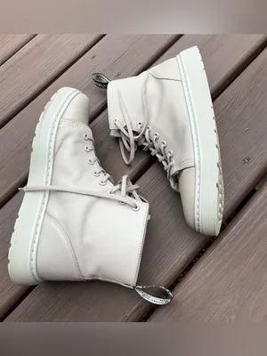 Dr. Martens Women's Lace-Up Boots  🍁 thumbnail 4