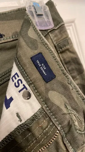 Gap Camo Jeans thumbnail 3