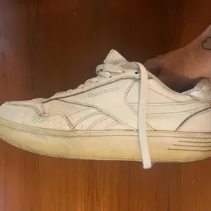 White Reebok Classic trainers #classictrainers white, retro, sneaker, athleisur thumbnail 4