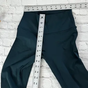 Cropped Lululemon Leggings size 4 thumbnail 5