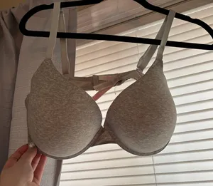 PINK Victoria’s Secret Bra thumbnail 2