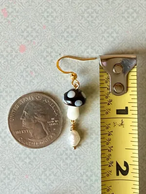 Handmade Kawaii y2k black mushroom & freshwater pearls dangle earrings🍄🖤 thumbnail 5