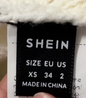 Cropped sweater jacket  thumbnail 2