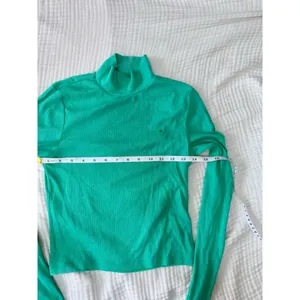 Women's American Eagle Outfitters Green Ribbed Long Sleeve Tee M thumbnail 7