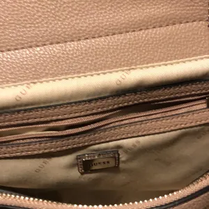 Guess Striped Colorblock Shoulder Bag thumbnail 12