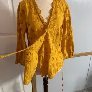 Madewell Mustard Yellow Eyelet Faux Wrap Shirt Size Small thumbnail 5
