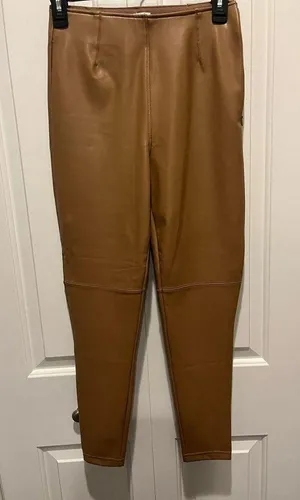 Abercrombie Classic Vegan Leather Leggings NWT Sz S short in Camel thumbnail 3