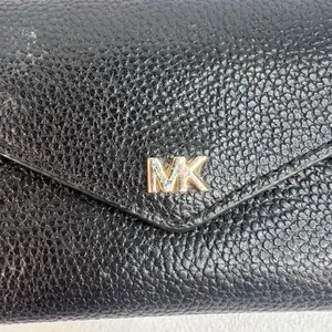 MICHAEL‎ KORS Envelope Wallet Large Black Pebble Leather Tri-Fold Gold Tone Logo thumbnail 4