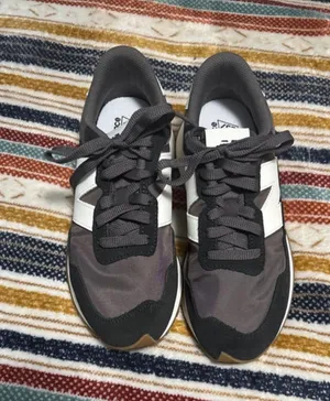 New Balance Women's Gray, White and Black Retro Runner Sneakers thumbnail 1