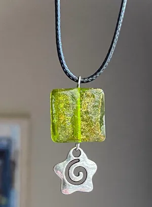 Handmade hippie funky fairy boho style green square glass bead & Swirl heart charm unisex necklace🟩🌳🍃🌀 thumbnail 1