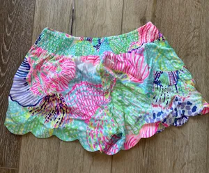 Lilly Pulitzer shorts thumbnail 2
