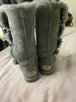 UGG BAILEY BUTTON TRIPLET GREY SUEDE TALL BOOTS women SIZE 8 thumbnail 3