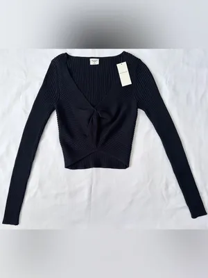 NWT Abercrombie & Fitch Twist-Front Sweater Top – Black – XS thumbnail 4