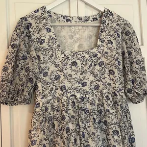 Garrie B blue floral square neck puff sleeve midi dress size M thumbnail 4