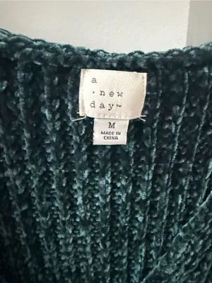A New Day Dark Emerald Green Velvet Knit Chunky V-Neck Sweater Size Medium thumbnail 2