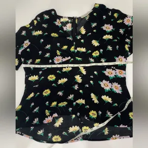 LOFT Black Floral Short Sleeve Blouse Top with Back Zipper Size 8 thumbnail 5